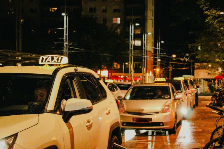 Overnight Delivery Drivers vs. Taxi Drivers: Whose Late-Night Encounters Are Scarier?