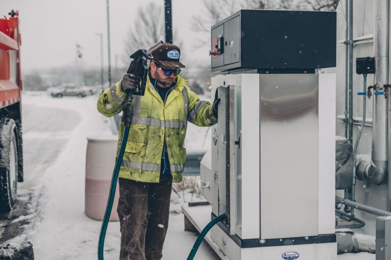 Truck Drivers vs. Gas Station Attendants: True Eerie Stories from Overnight Roadside Workers - nightshifttales
