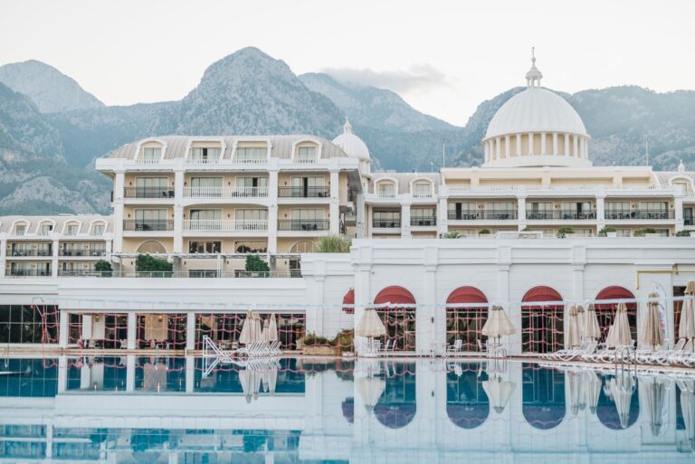 5-Star Getaways: Insider’s Guide to Luxury Wellness Retreats - NightShiftTales
