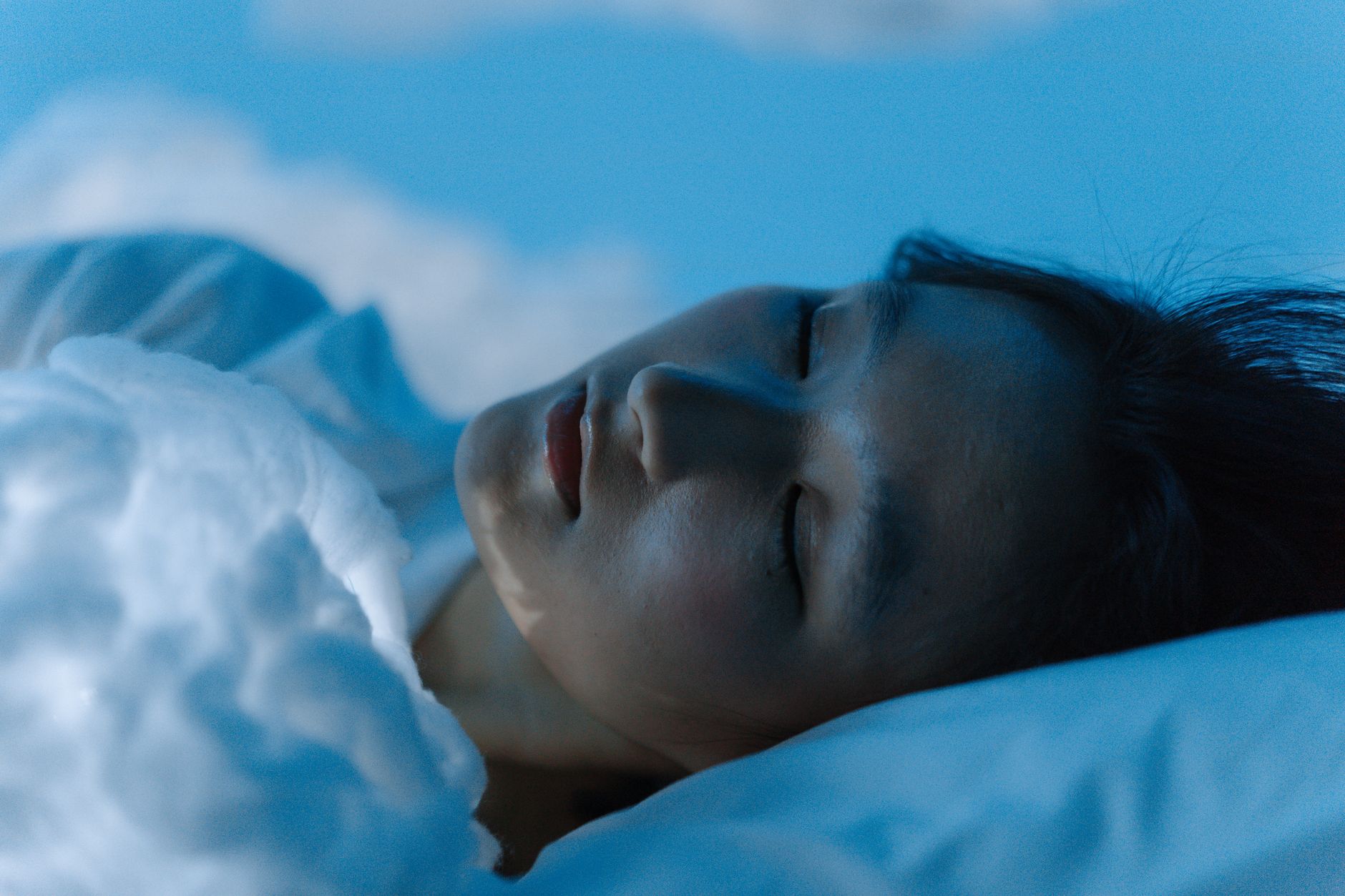 Why Your Brain Fights Sleep After a Night Shift — How to Build a Relaxing Wind-Down Routine After Night Shifts in 2026